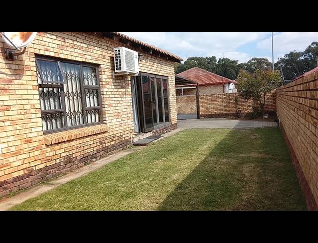 2 BEDROOM TOWNHOUSE FOR SALE IN ROBIN PARK